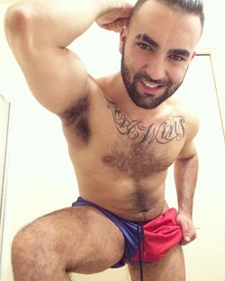 bigdzaddy:  After gym selfie 💪🏽🔥😁