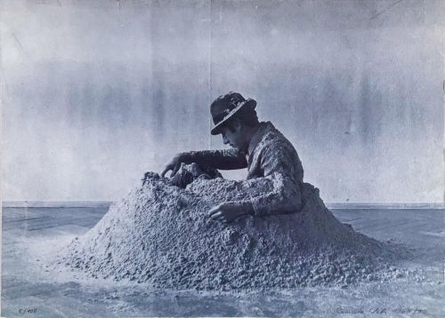 thegreatinthesmall:    Renate Weh, Mann aus sand, 1969/70  