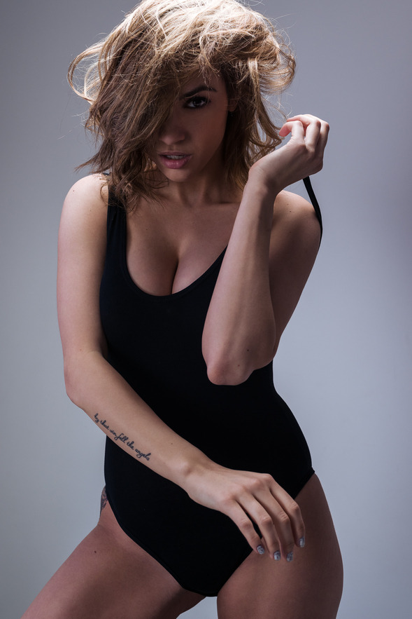 fxckloveandrebel:  Marian Wolfe  Uhh… wow. 