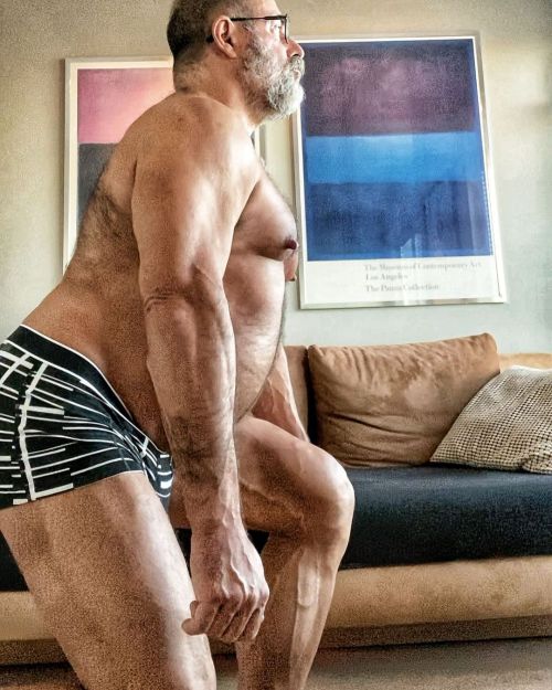 #musclebear #musclebeard #musclebearded #musclebearsgay #musclebearintraining #musclebearart#muscl