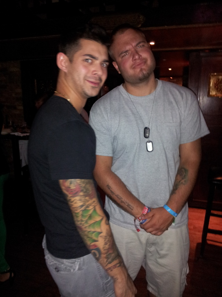 thingsilovee90:  *Guy32! :)