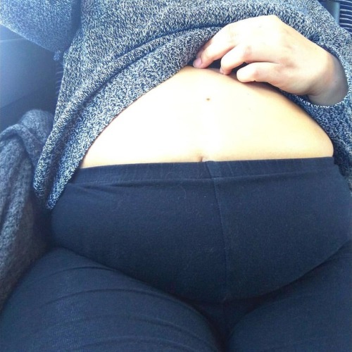 Someone asked for a yoga pants pic so&hellip; #fat #fatty #fatgirl #fatbelly #fatbellygirl #bbw 