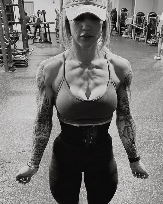 fbbluver:Chloe O'Connell 