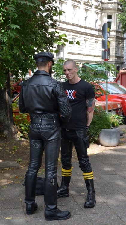 Obedient fag