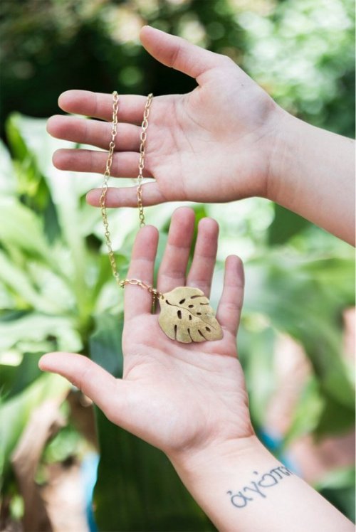 Monstera Leaf Pendant //MackBecks