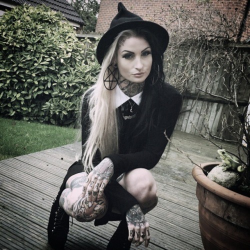 itsall1nk:  More Hot Tattoo Girls athttp://hot-tattoo-girls.blogspot.com