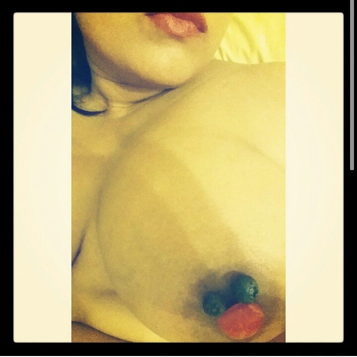 prettybustyelite:  #submission Submit your photos through the tumblr submit widget