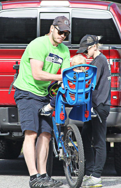 Chrisprattblog:  Chris Pratt Was Spotted In Los Angeles Enjoying A Bike Ride With