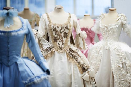 my18thcenturysource: EXHIBITION “Marie Antoinette - the costumes of an Oscar-winning queen&rdq