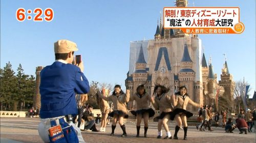 chikazoe:  フジテレビスーパーニュースで女子高生のパンツ映る : 頭おかしい認定ニャ