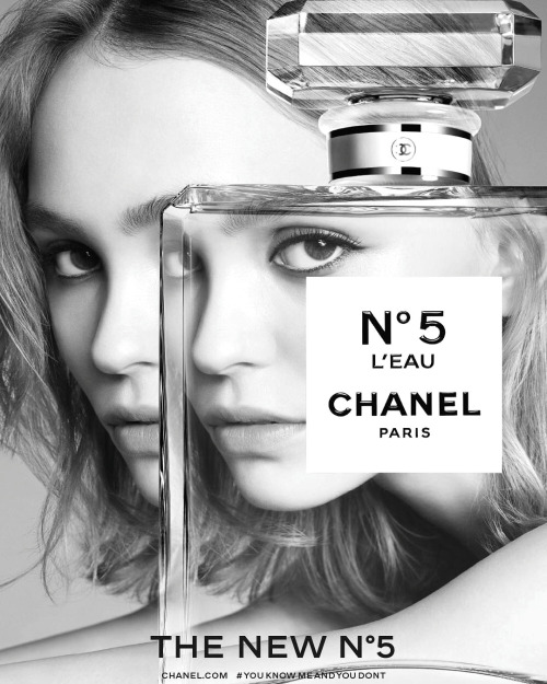 Лили-Роуз Депп для рекламной кампании аромата Chanel N°5 L'EAU — 2016.