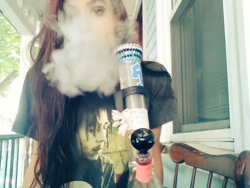 indica-illusions: indica-illusions: don’t worry, be happy prob one of my favorite pictures of 