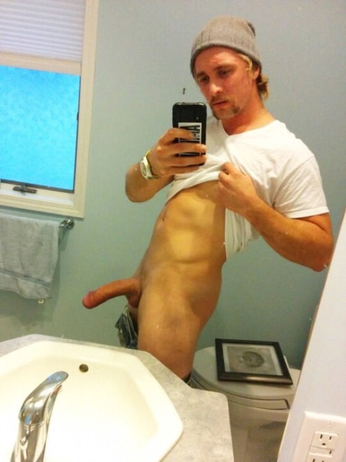 str8 dude’s got a beer can. dang.  That has got to feel good deep inside a wet warm hole!!