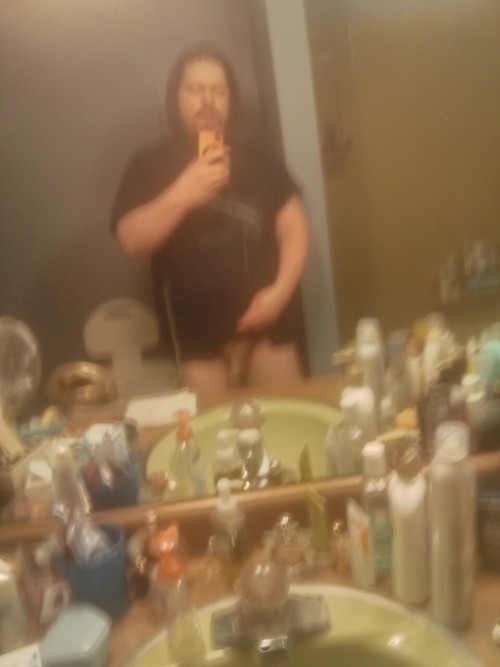 Messy guy with long hair and small dicklet