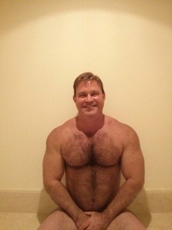 daddylove88:  spyder64:  fhabhotdamncobs:  funvt69:  bigredatl:  Big sexy daddy with a great ass  Hot!    W♂♂F     (WARNING!   No “Pretty Boys” here.)    impressive   Yummy! Yes please. 