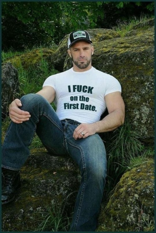 candybulge:  #jeans #muscle #text