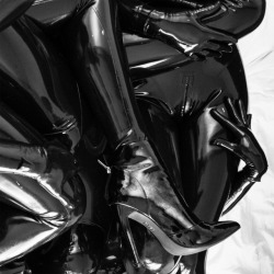 slickcrust:RUBBERDOLL PARTY by reflective desire, July 2017  