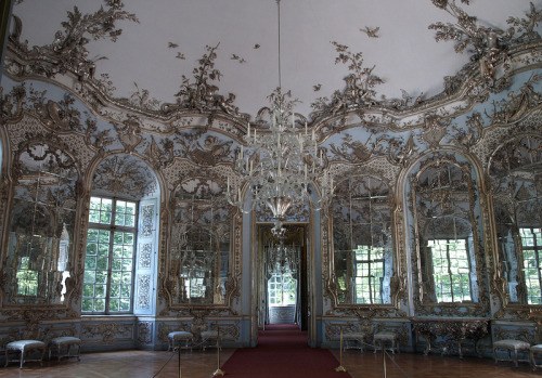 daughterofchaos:  Schloss Nymphenburg in Munich, Germany Photo Source: barnyz &am