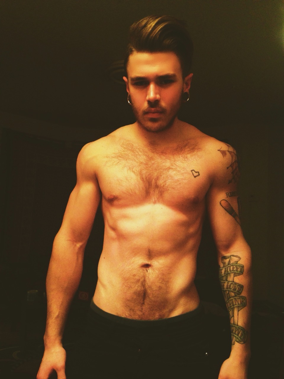 meowtallica:  theinsatiableking:  I got my sides tapered up. Feels good to be clean