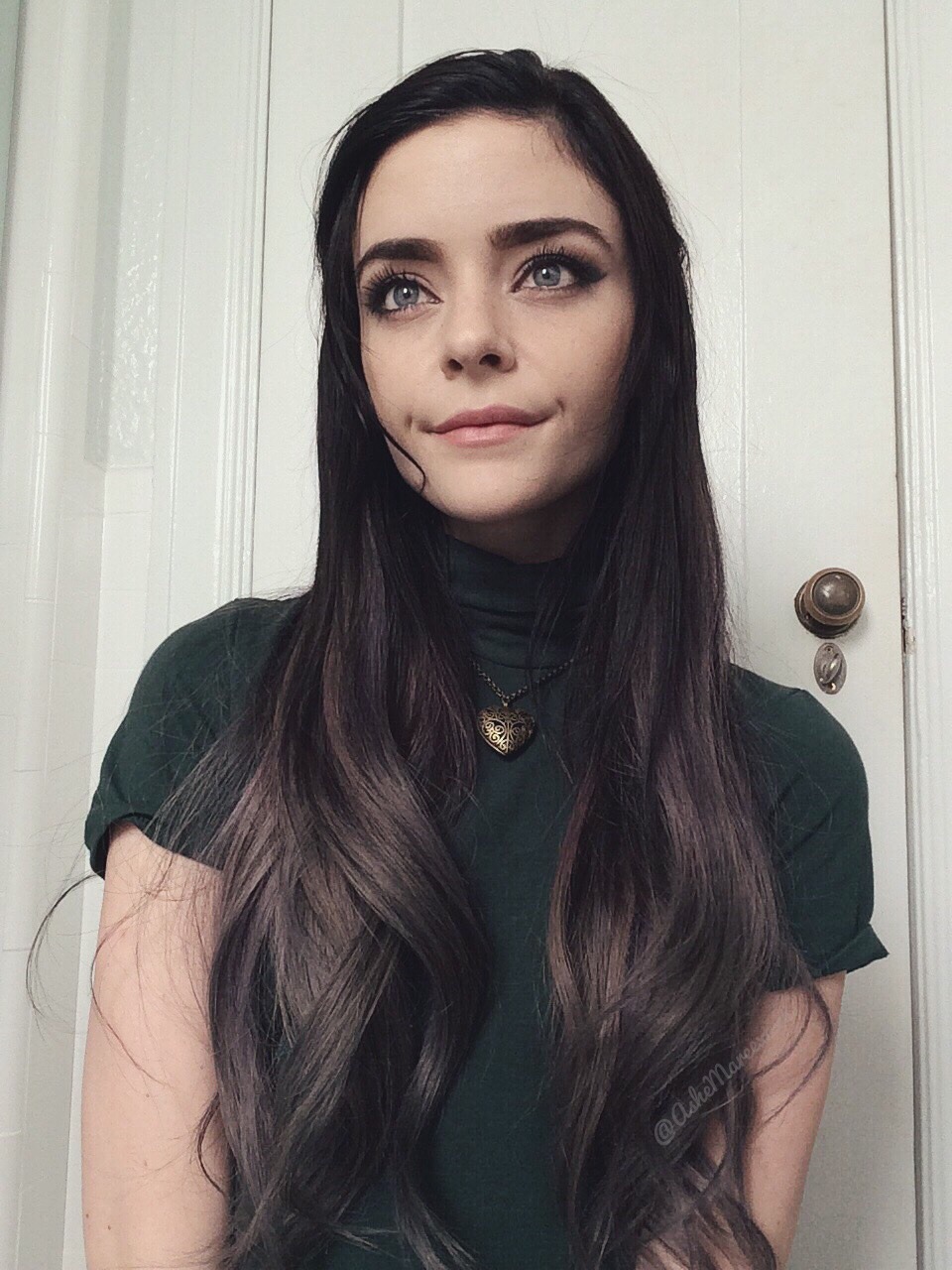 ixnay-on-the-oddk:  I’ll be online in 5 minutes! My stomach has felt like its being