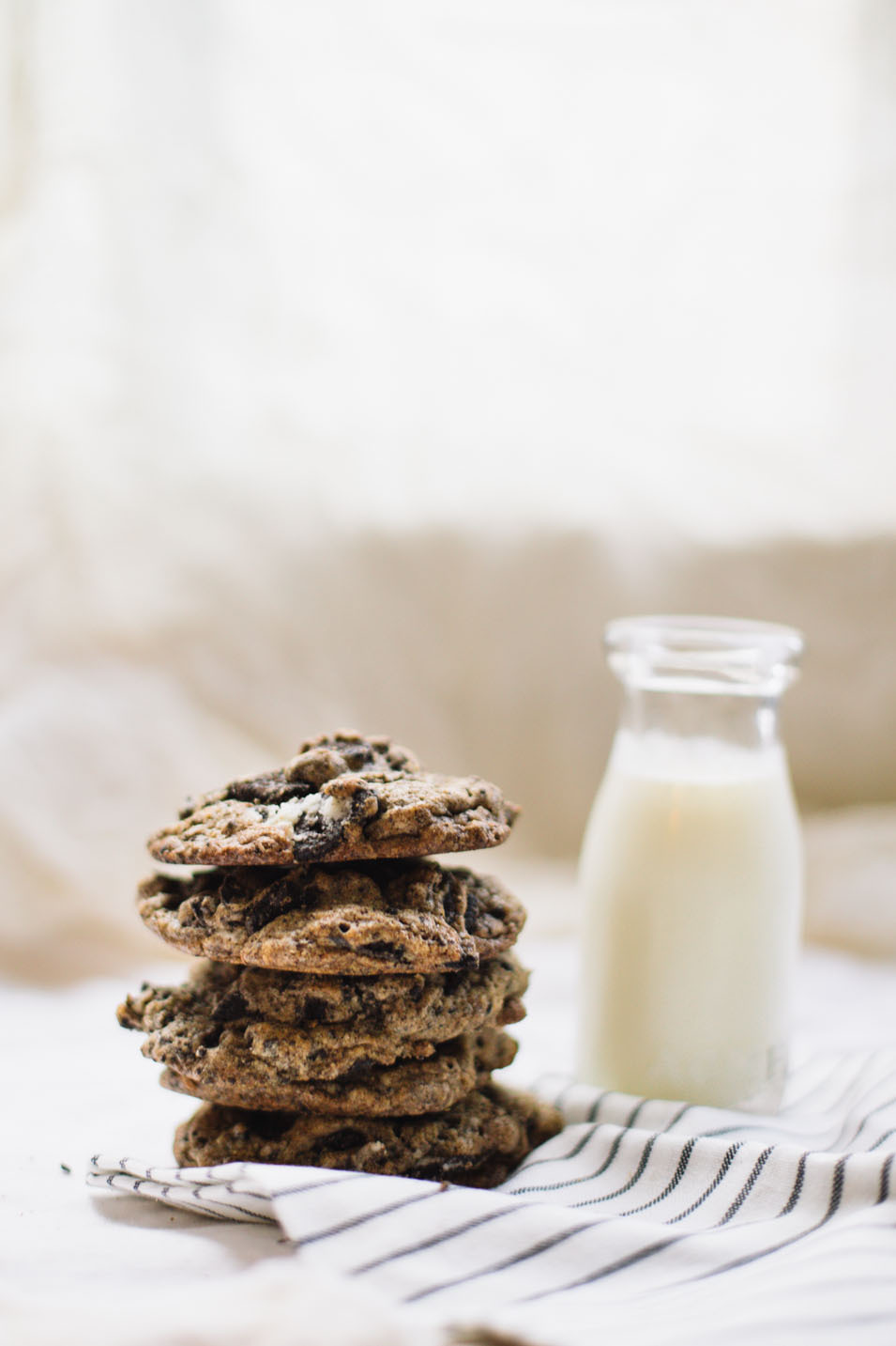 fullcravings:  Cookies and Cream Anthony’s Cookies