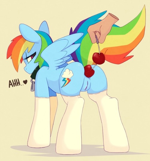 yiffnclopnhentaiohmy:  Pet Dashie, by Smitty G! I love this a lot more than I should. 
