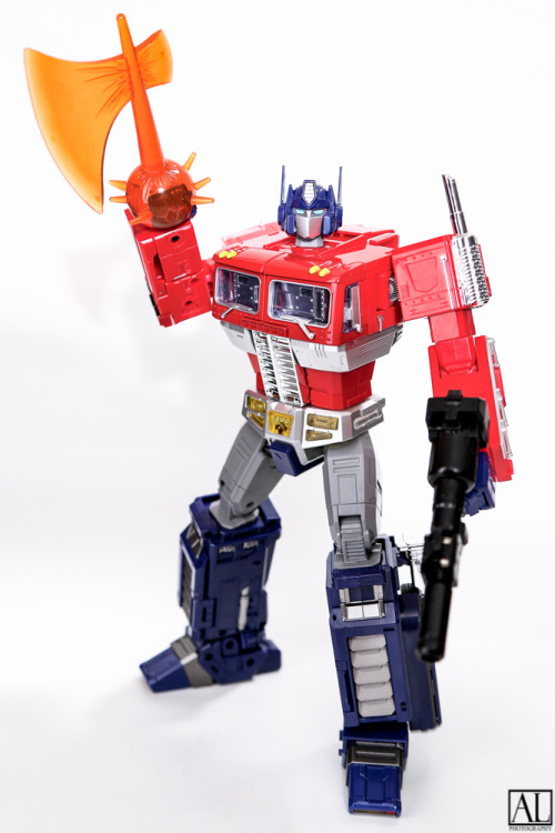 M01 Commander and MPP10 Optimus Prime by adult photos