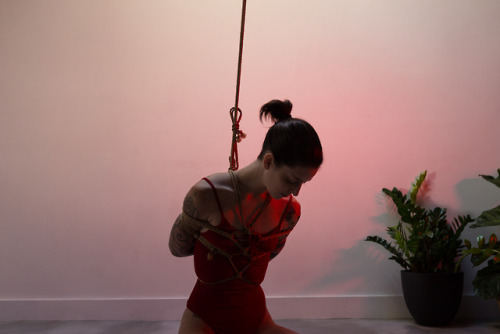 getting closer | rope+photo by KissMeDeadlyDoll[more here]
