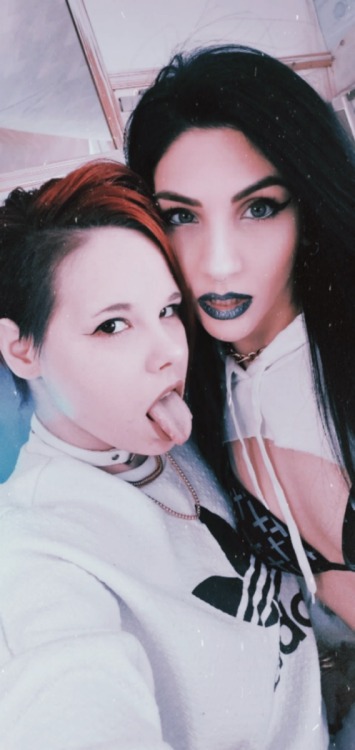 Selfies with Deadly Nightshade…  adult photos