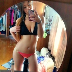 lovey-asians:  Click here for more sexy Asians! 