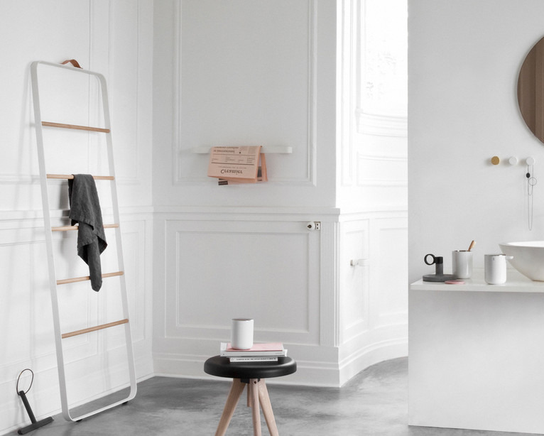 (via The Design Chaser: Interior Styling | The Simple Hanger)