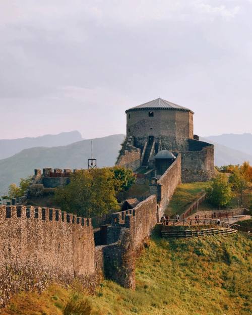 Fortezza delle Verrucole in Garfagnana.  Sapevi che Garfagnana significa letteralmente Grande Forest