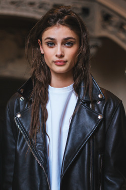 valvx:  Taylor Hill after Mugler AW15/16