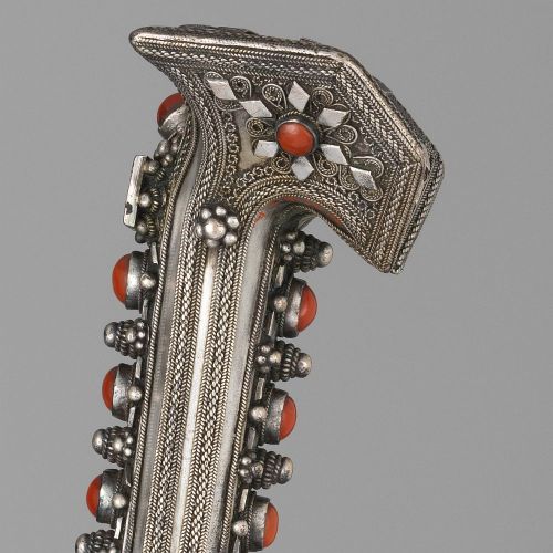 art-of-swords:  Yatagan Sword Dated: A.H. 1238/A.D. 1822 Culture: Anatolian or Balkan Medium: steel, silver, gold, coral Measurements: overall lenght 29 ¼ inches (74.3 cm); blae lenght 22 1/8 inches (56.2 cm) Inscription: inscribed with the date 1238