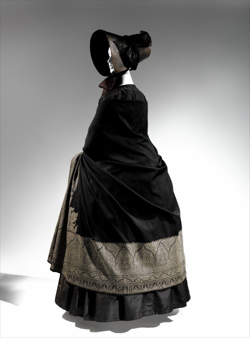 omgthatdress:  Mourning Ensemble 1840s The Metropolitan Museum of Art