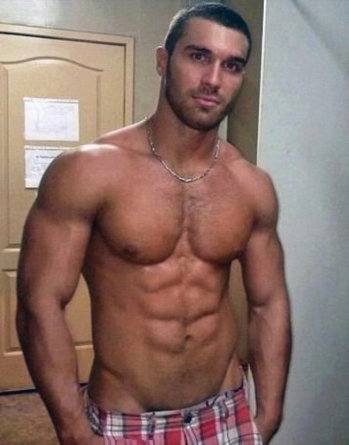 alphamusclehunks:  SEXY, LARGE and IN CHARGE. Alpha Muscle Hunks.http://alphamusclehunks.tumblr.com/archive