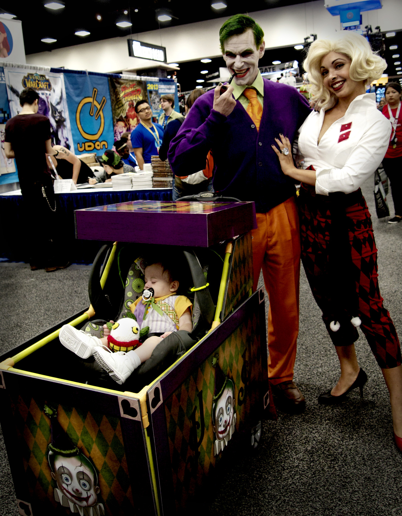 crowbara:  ghostsinsidethewalls:  Favourite family cosplay of comic con 2013  oh