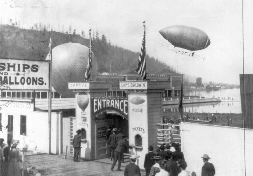 The pioneering balloonist Thomas Scott Baldwin&rsquo;s latest airship, returning from a flight over 