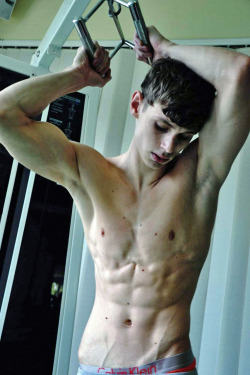 dreamyfitboys:  Lovely bodies. 