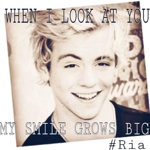 Comment: r5familyportugal_fanpage said “So this edit is for @miar5_ !!!!!!!! Ty for comment my first edit and hope u like this one !!!!! Ly 😊💕👍 #ria #edit #ty #rosslynchedit #r5family #dmme #if #u #want #an #edit #too ❤️"