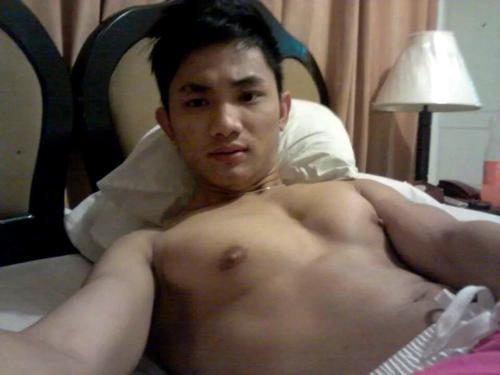 sgskyguy: asianhunk-pecs-nips-asses: The fat nipples constantly inform his brain to show em off Nice