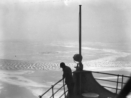 Grand Trunk Car Ferry, Port of Milwaukee, Lake Michigan, Wisconsin, 1930s-60s.   via: Milw