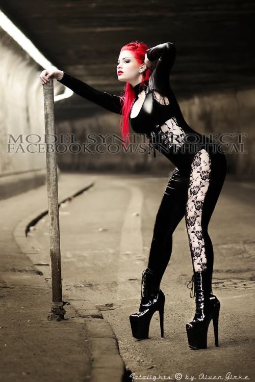 LRCiRL - Latex/Rubber Clothing in Regular Life