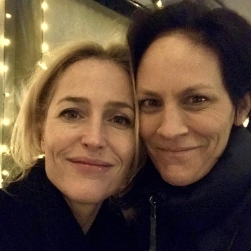 foxscully: annabeth_gish Friends further &amp; beyond but also because of #TheXFiles Love t