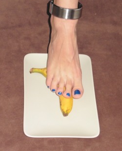 dreckigefuesse:  Your barefoot slave girl is ordered to prepare her own meal, having her Dom laughing at her and holding her dog bowl ready.