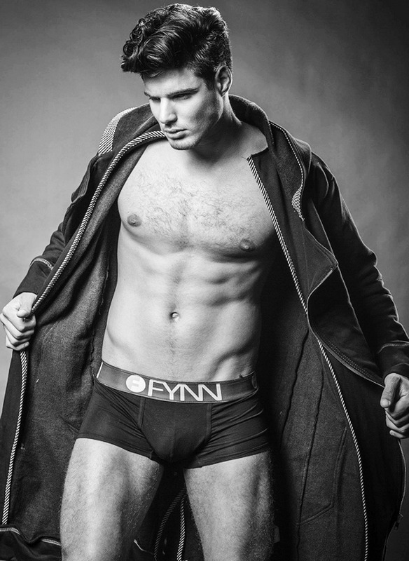hunks4you:  http://hunks4you.tumblr.com/ Say Something Submit Something eMail Me