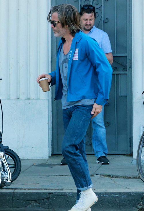 chrispinephotos:Chris Pine / 2022/03/21He’s on the round again 