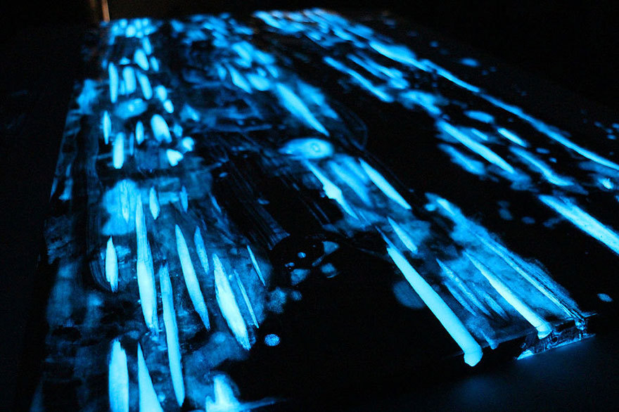 How To Make Your Own Glow In The Dark Table