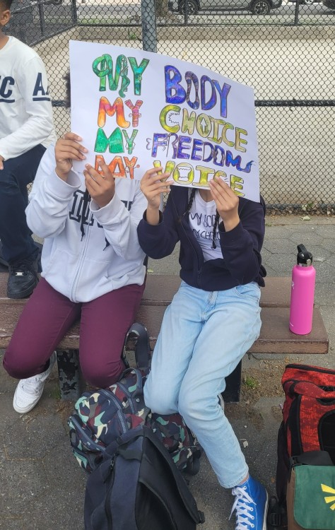 Brooklyn middle school students walk out for abortion rights By Struggle-La Lucha New York bureauAcr