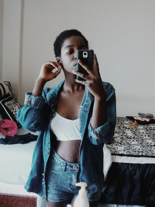 immigrantgirls:  immigrantgirls:  invite me to ur party so i can steal ur gf  anyway tho (clicks tongue) 